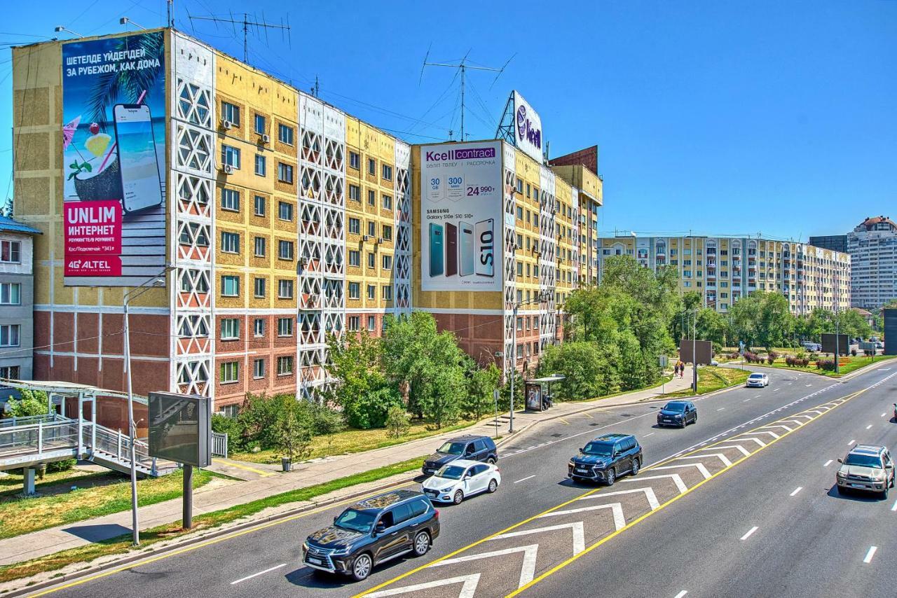 Apartment Near The President'S Park. Orbita-2 アルマトイ エクステリア 写真